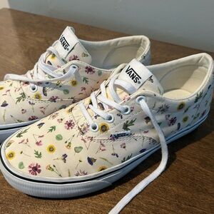 Vans Women’s flower sneakers 9.5